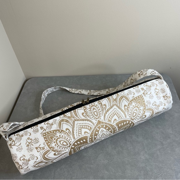 Chic White and Gold Yoga Mat Bag with Shoulder Strap Mandala Print - Picture 2 of 3